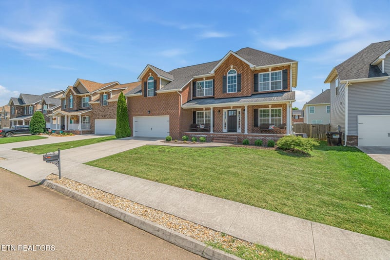 2530 Sparkling Star Ln, Knoxville, TN 37931
