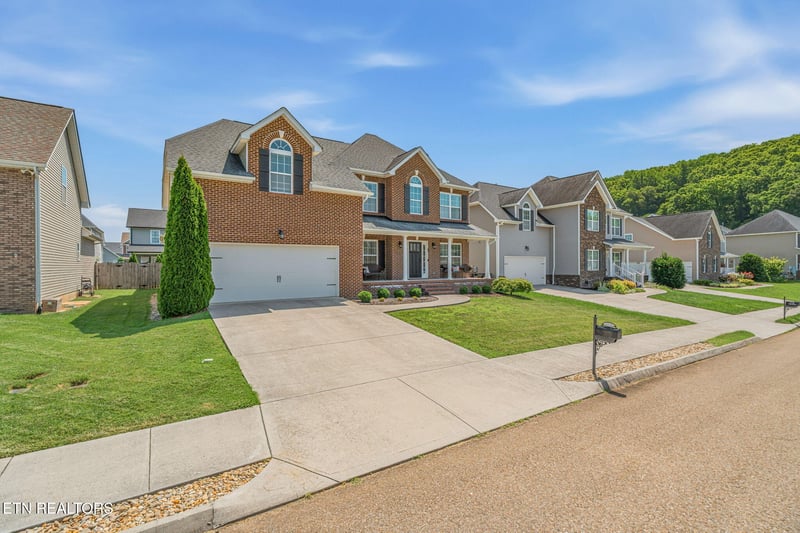 2530 Sparkling Star Ln, Knoxville, TN 37931