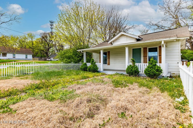 2531 E Glenwood Ave, Knoxville, TN 37917