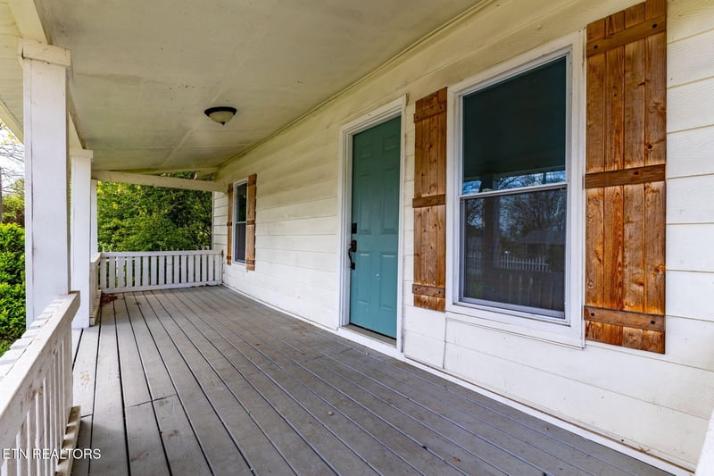 2531 E Glenwood Ave, Knoxville, TN 37917