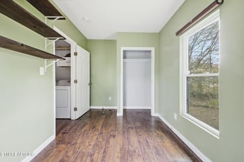 2531 E Glenwood Ave, Knoxville, TN 37917