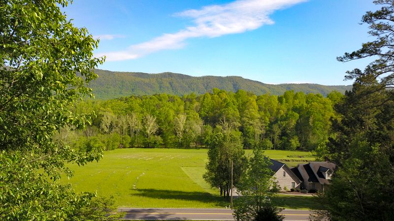 2531 Six Mile Rd, Maryville, TN 37803