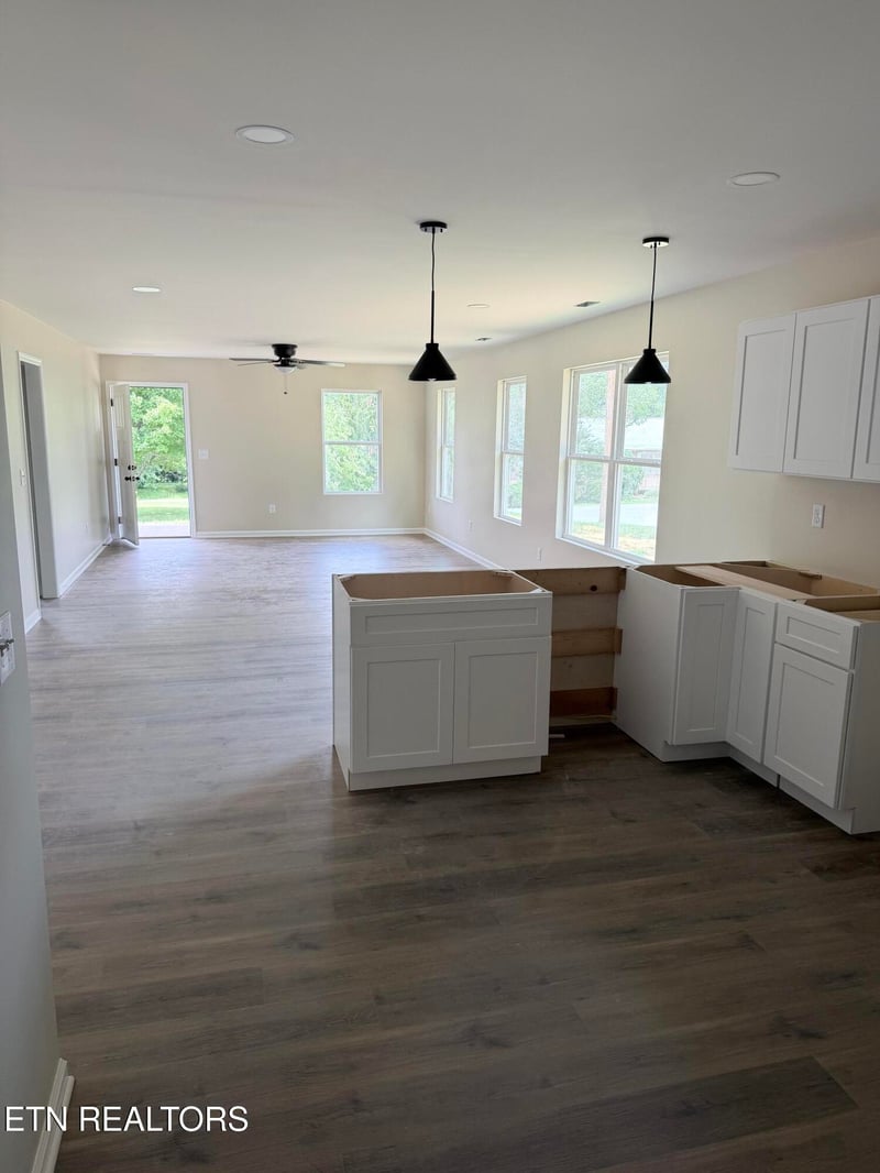 2532 E Clark Ave, Maryville, TN 37804