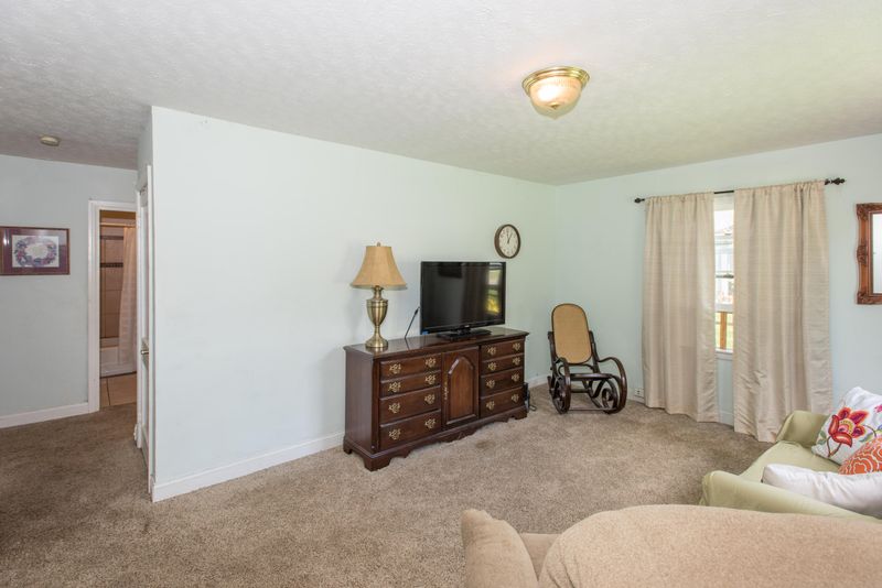 2532 Fair Dr, Knoxville, TN 37918