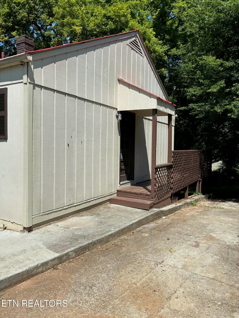 2533 Seaton Ave, Knoxville, TN 37920