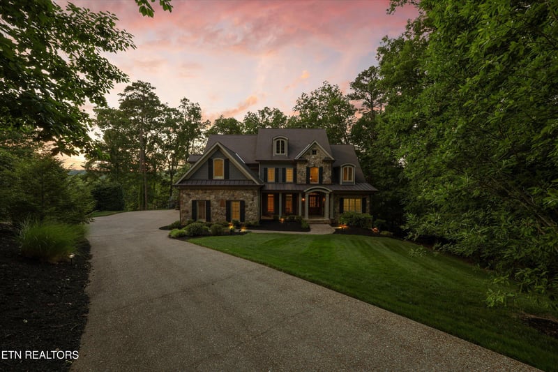 2533 Woodland Reserve Ln, Knoxville, TN 37919