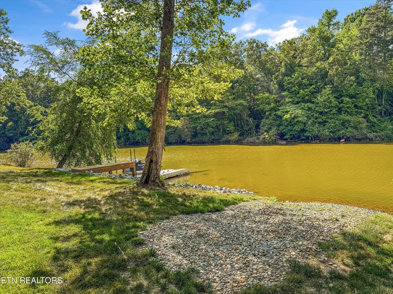 2533 Woodland Reserve Ln, Knoxville, TN 37919