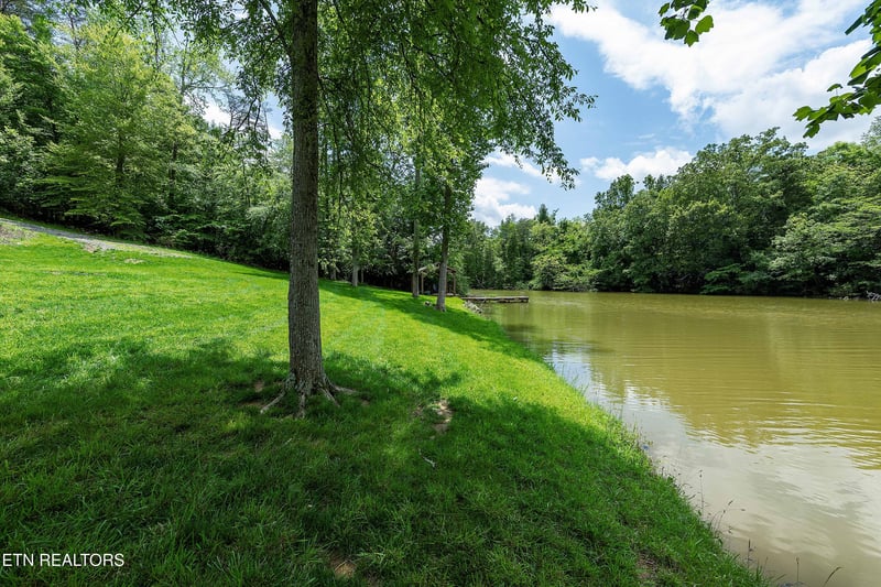 2533 Woodland Reserve Ln, Knoxville, TN 37919