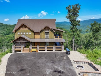 2534 Mountain Holly Way, Sevierville, TN 37862