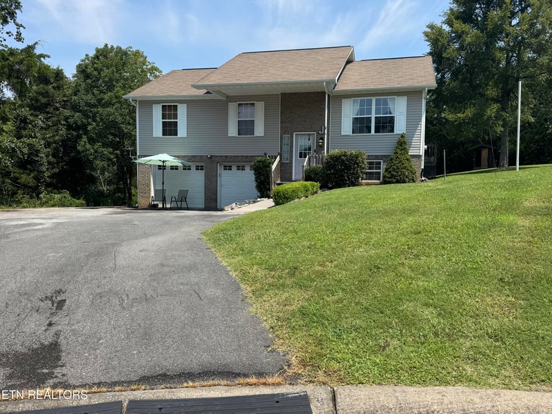 2535 Grotto Ln, Sevierville, TN 37876