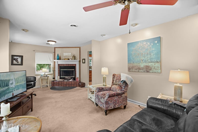 2537 Shaler Ln, Knoxville, TN 37920