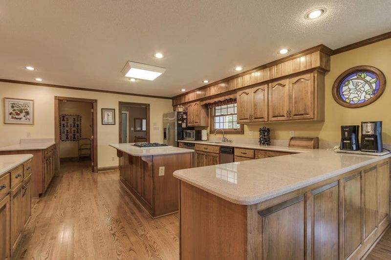 2537 Steele Rd, Knoxville, TN 37932