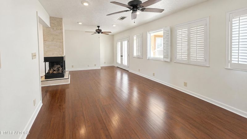2539 Buffat Mill Rd, Knoxville, TN 37917