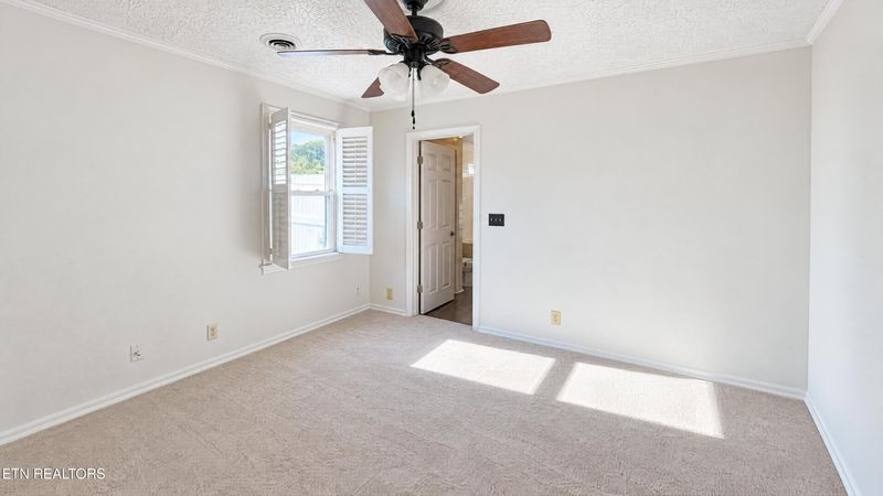 2539 Buffat Mill Rd, Knoxville, TN 37917