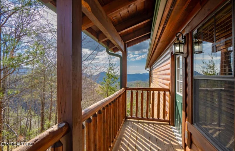 2539 Raccoon Hollow Way, Sevierville, TN 37862
