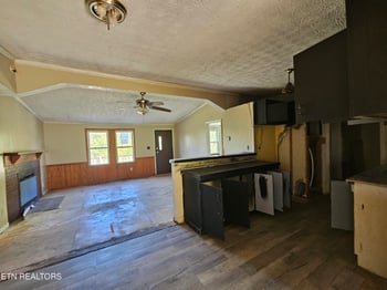 254 Old Lake City Hwy, Rocky Top, TN 37769
