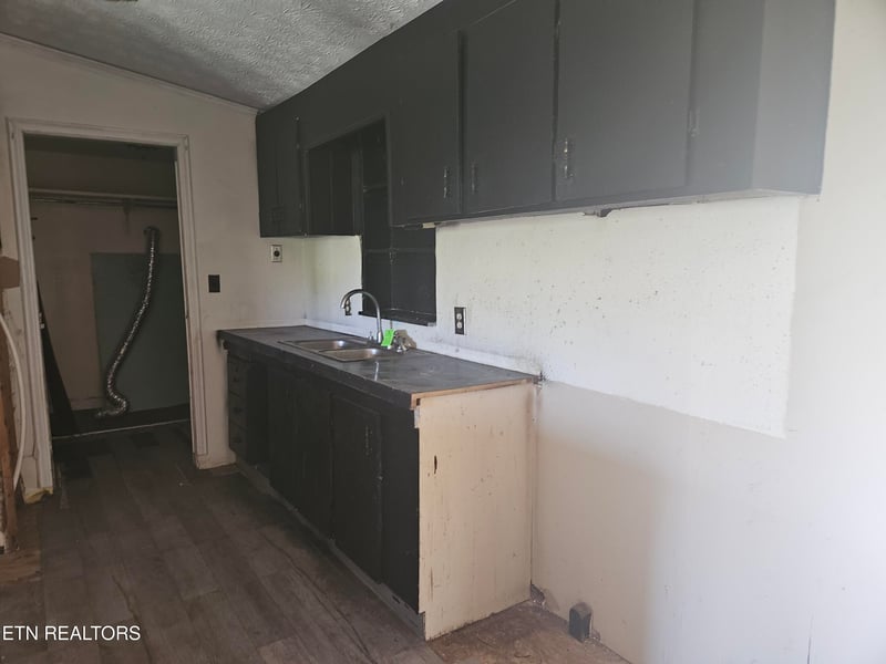 254 Old Lake City Hwy, Rocky Top, TN 37769