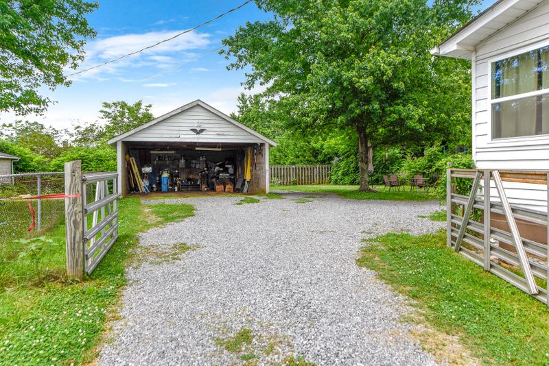 254 W Lincoln Rd, Alcoa, TN 37701