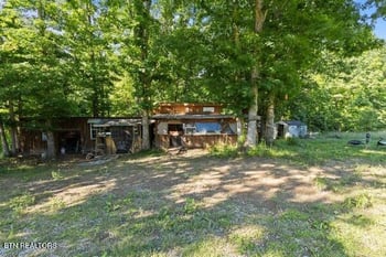 2540 Gatewood Ford Rd, Deer Lodge, TN 37726