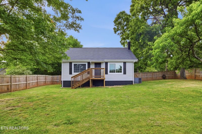 2540 Mentor Rd, Louisville, TN 37777