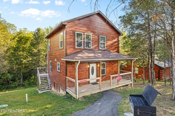 2540 White Timberlake Dr, Sevierville, TN 37876