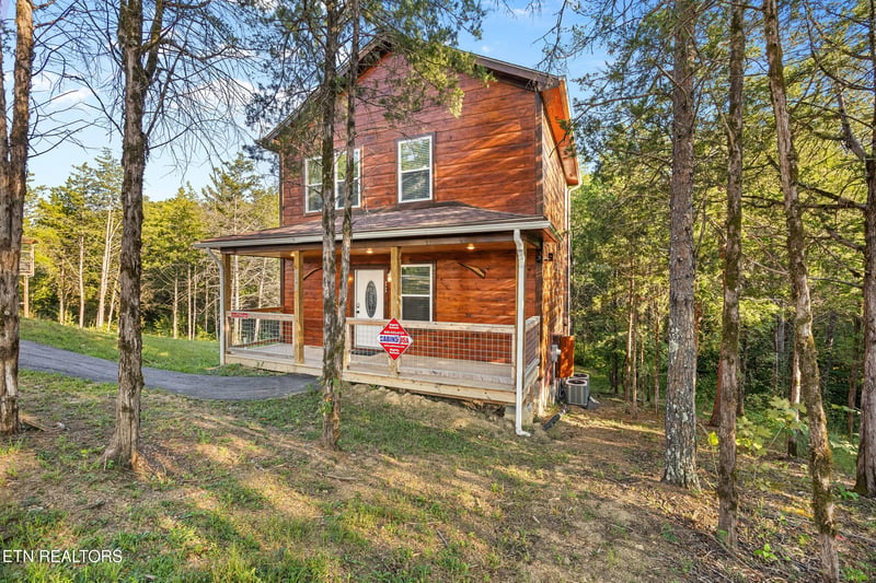 2540 White Timberlake Dr, Sevierville, TN 37876