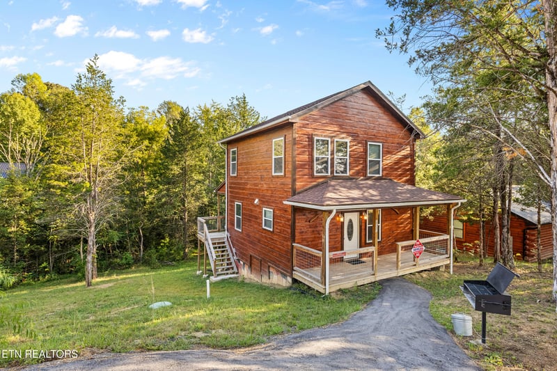 2540 White Timberlake Dr, Sevierville, TN 37876