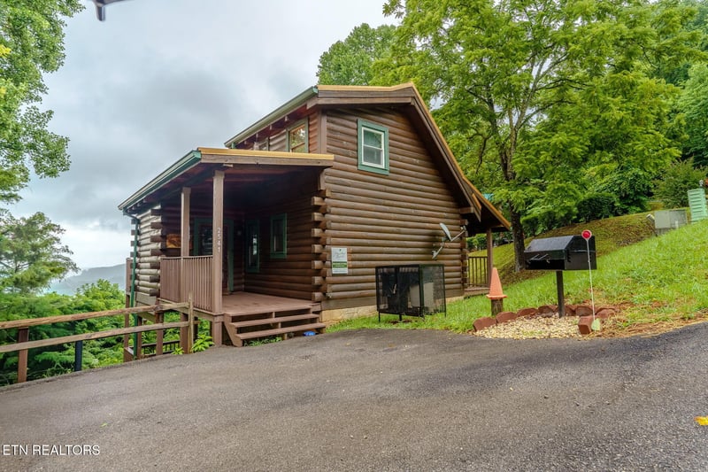 2541 Bobcat Way, Sevierville, TN 37862