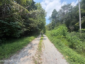2544 Hinds Creek Rd, Heiskell, TN 37754