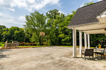 2544 Mentor Rd, Louisville, TN 37777