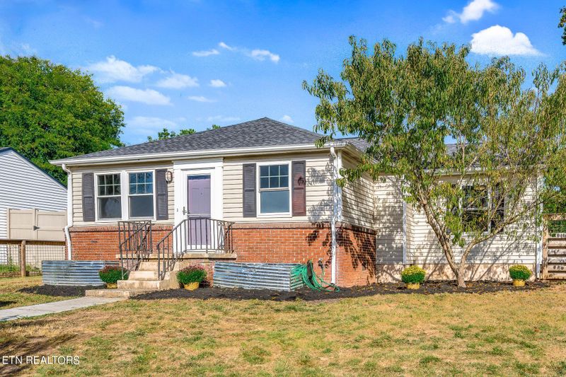 2545 Buffat Mill Rd, Knoxville, TN 37917