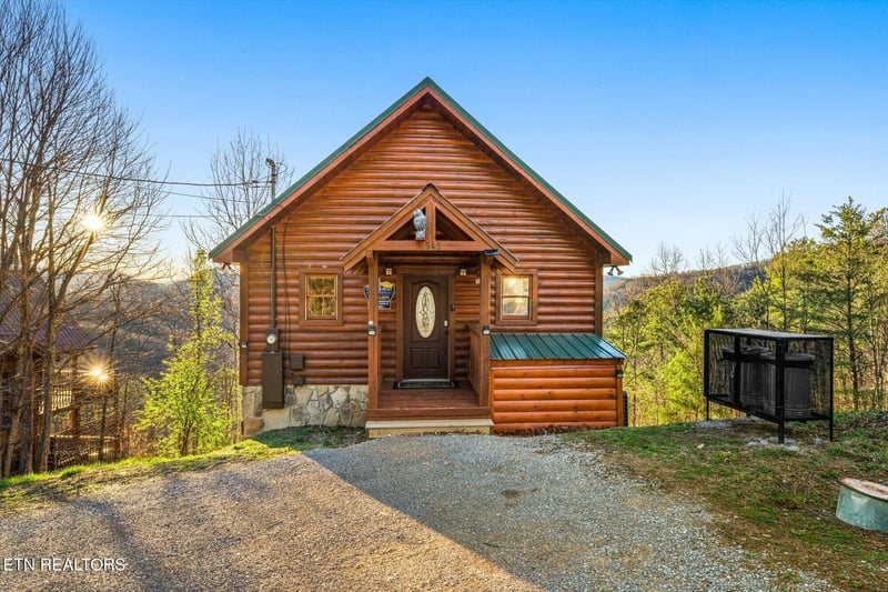 2545 Raccoon Hollow Way, Sevierville, TN 37862