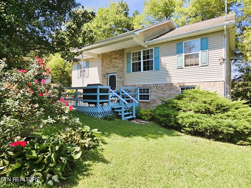 2546 Big River Overlook Dr, Sevierville, TN 37876