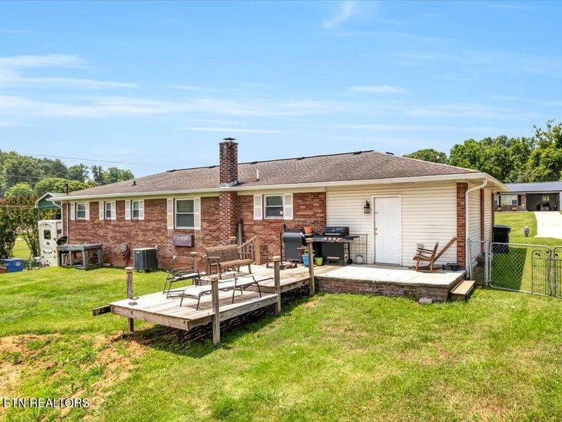 2546 Montcastle Dr, Morristown, TN 37814