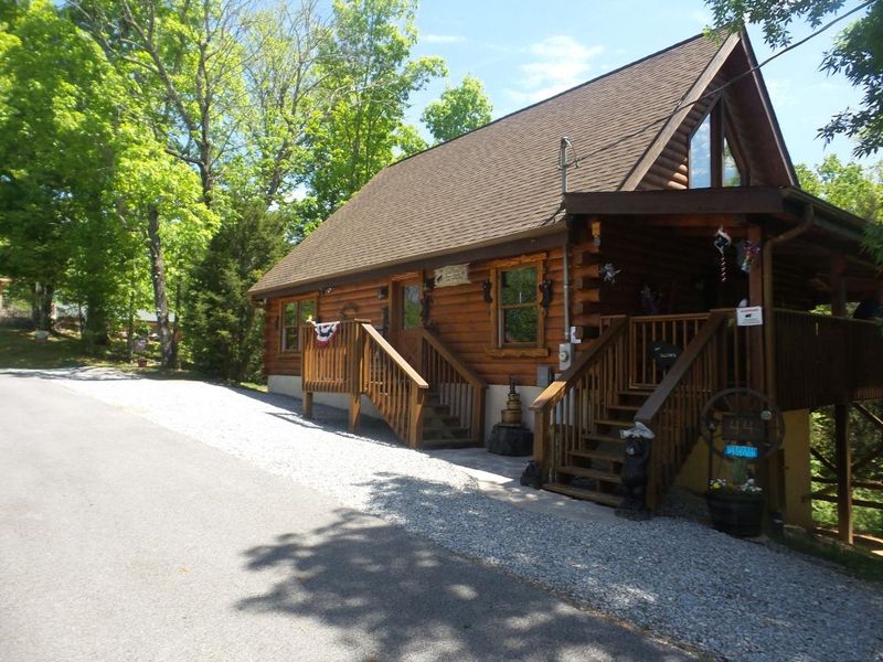 2548 Fleming Way, Sevierville, TN 37876