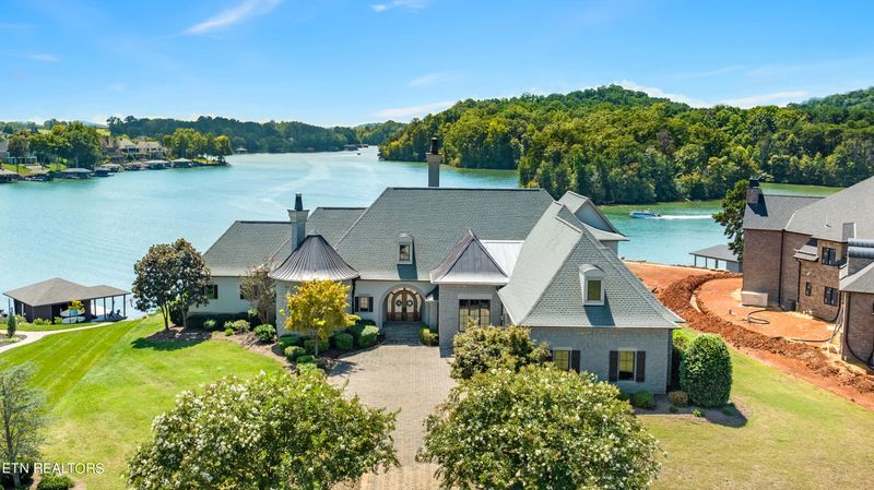 255 Bay Pointe Rd, Vonore, TN 37885