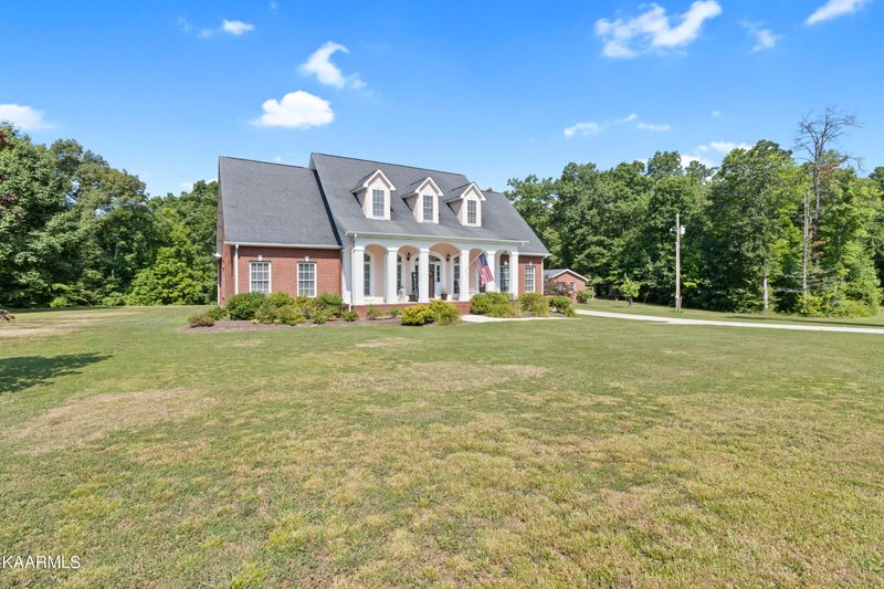 255 Cumberland Mountain Dr, Sunbright, TN 37872