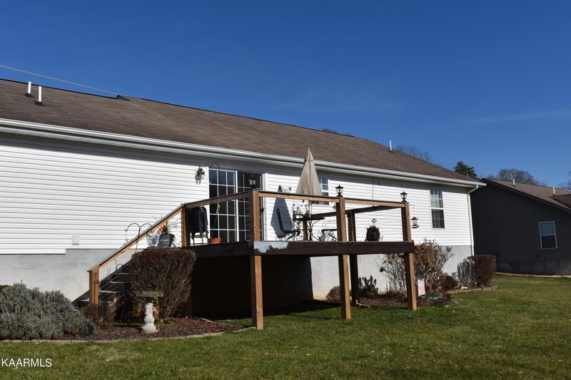 255 Oakland Rd, Sweetwater, TN 37874