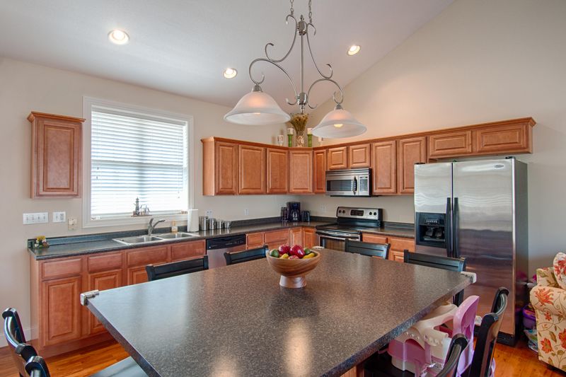 255 Sioux Tr, Jacksboro, TN 37757