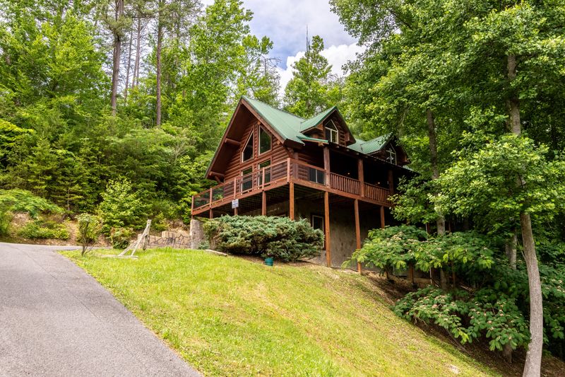 2554 Waldens Creek Rd, Sevierville, TN 37862