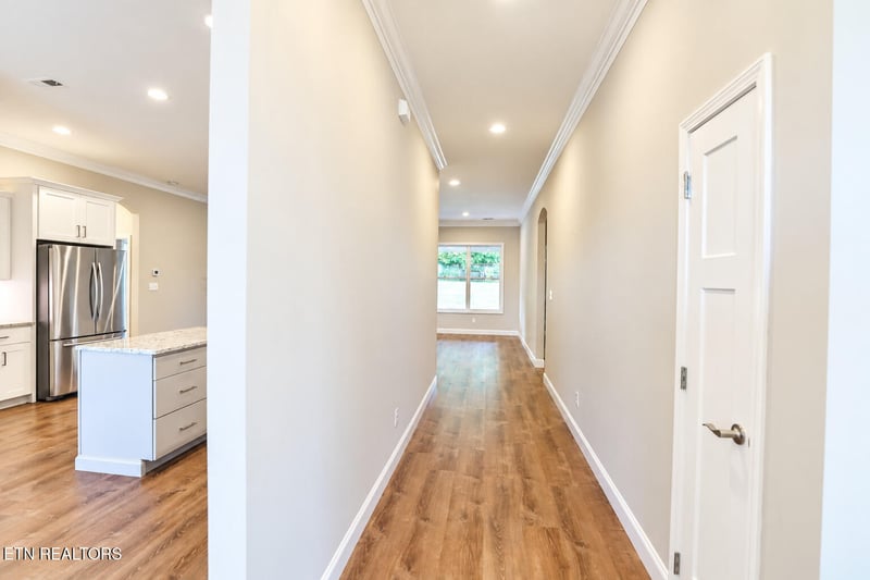 2555 Kings Mountain Ln, Knoxville, TN 37920