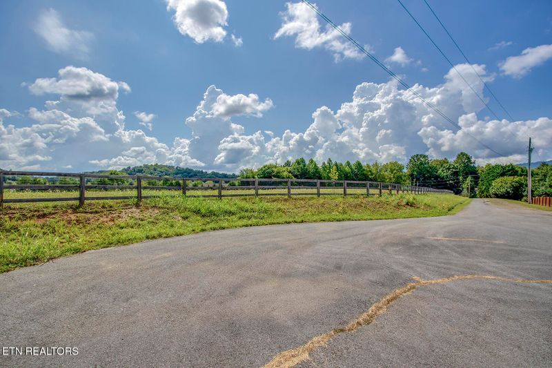 2557 Kay Jay Way, Seymour, TN 37865