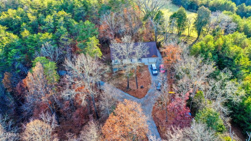 2559 C P Howard Dr, Sevierville, TN 37876
