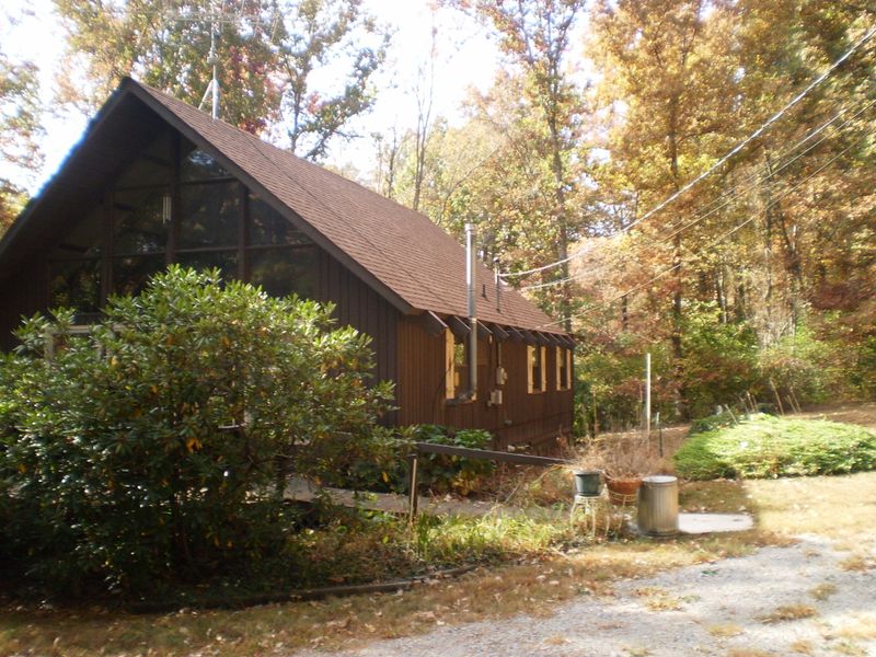 256 Bob White Dr, Crossville, TN 38555
