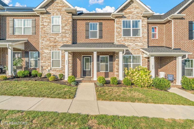 256 Broadberry Ave, Oak Ridge, TN 37830
