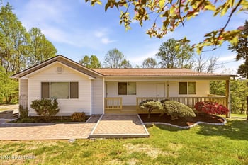 256 Mountain View Est, Caryville, TN 37714