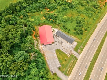 2560 Winfield Dunn Pkwy, Kodak, TN 37764