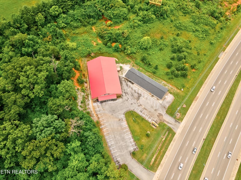 2560 Winfield Dunn Pkwy, Kodak, TN 37764