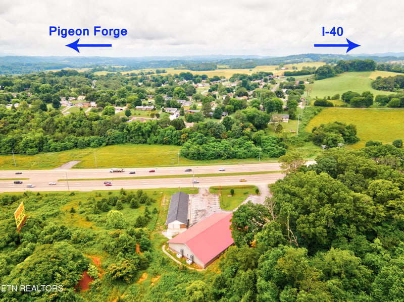 2560 Winfield Dunn Pkwy, Kodak, TN 37764