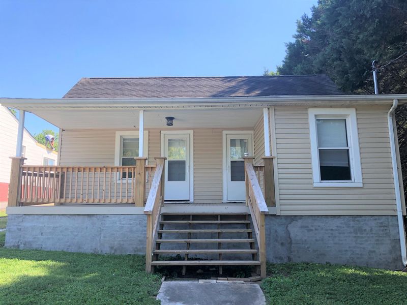 2564 Sutherland Ave, Knoxville, TN 37929